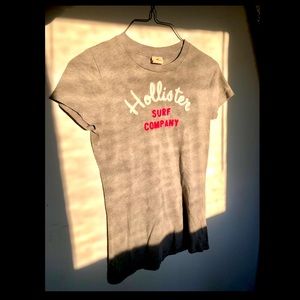 Hollister Grey “Must Have” Small Embroidered T-shirt *VINTAGE*